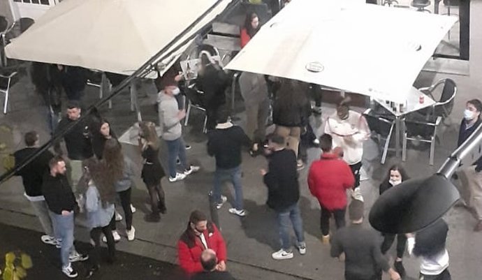 Aglomeraciones enla calle y en locales