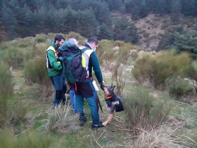 Rescatan a un anciano que se perdió buscando setas en una zona de Rascafría (Madrid)
