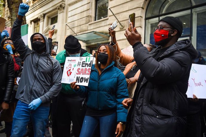 Protestas de la diáspora en Londres contra la brutalidad policial en Nigeria 