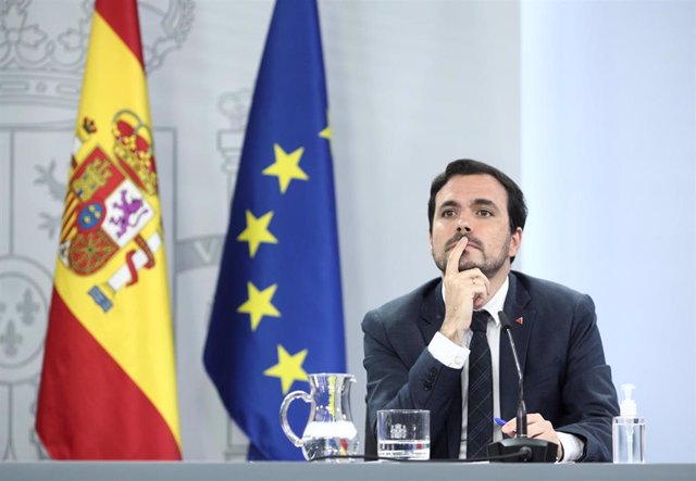 El ministro de Consumo, Alberto Garzón, comparece en rueda de prensa posterior al Consejo de Ministros en Moncloa, Madrid (España), a 3 de noviembre de 2020.