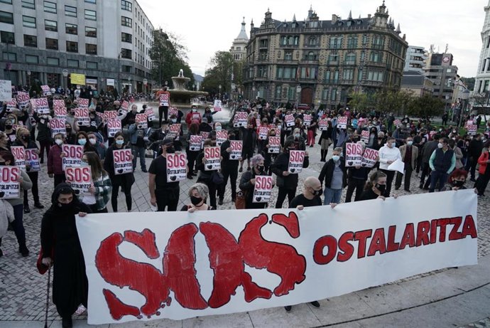Manifestación en apoyo al sector de la hostelería en Bilbao