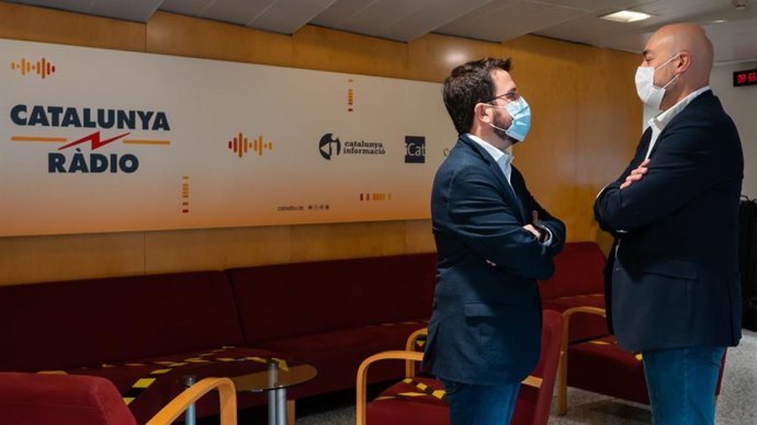 El vicepresidente de la Generalitat, Pere Aragons, en los estudios de Catalunya Rdio.