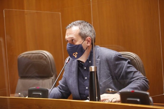 Cs pide ayudar al sector del taxi que ha visto su capacidad económica "enormemente mermada".