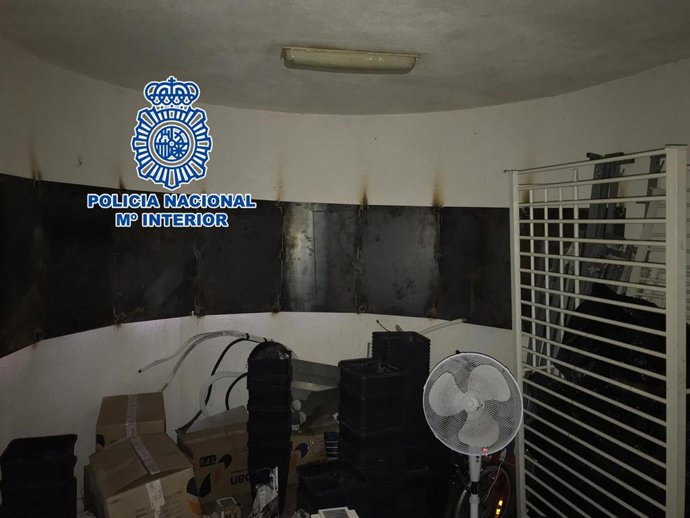 Nota De Prensa:"La Policía Nacional Detiene A Tres Personas Y Desmantela Dos Narco Pisos Utilizados Para La Venta De Droga Al Menudeo"