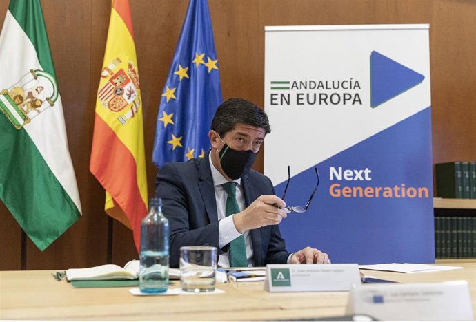 El vicepresidente de la Junta de Andalucía, y consejero de Turismo, Regeneración, Justicia y Administración Local, Juan Marín durante su reunión con los eurodiputados Luis Garicano y Susana Solís  en calidad de presidente del órgano gestor Next Generati