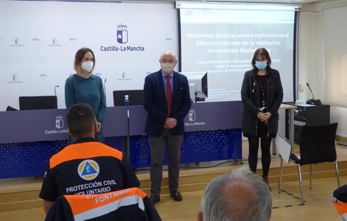 Miembros de los equipos de intervención se forman sobre las emergencias radiológicas y nucleares en Castilla-La Mancha.
