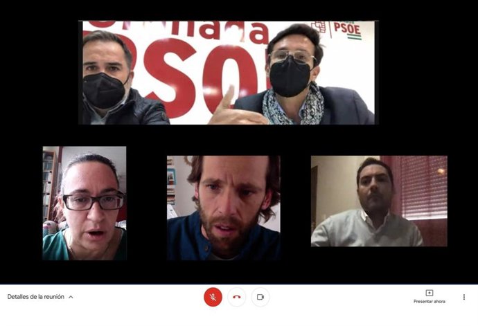 Imagen de la reunión telemática del Grupo Municipal del PSOE con los padres del Colegio Andrés Segovia.