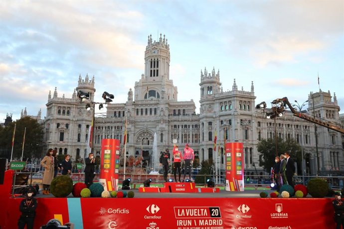 El ciclista esloveno Primoz Roglic se ha alzado con la victoria final de la Vuelta a España