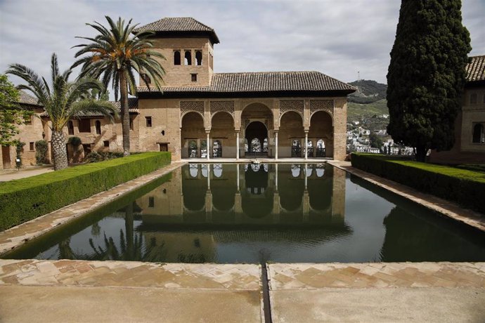 La Alhambra de Granada sin turistas por la crisis del coronaviru. Granada a 18 de abril del 2020