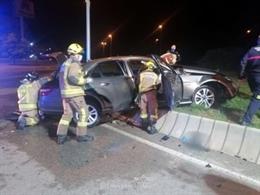 Herido un conductor que duplicaba la tasa máxima de alcohol tras una salida de vía en Sevilla Este