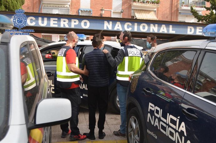 Nota Prensa: "La Policía Nacional Detiene Al Presunto Autor De Un Tirón De Un Bolso Que Acabó Con La Víctima Ingresada Por Las Heridas Sufridas"