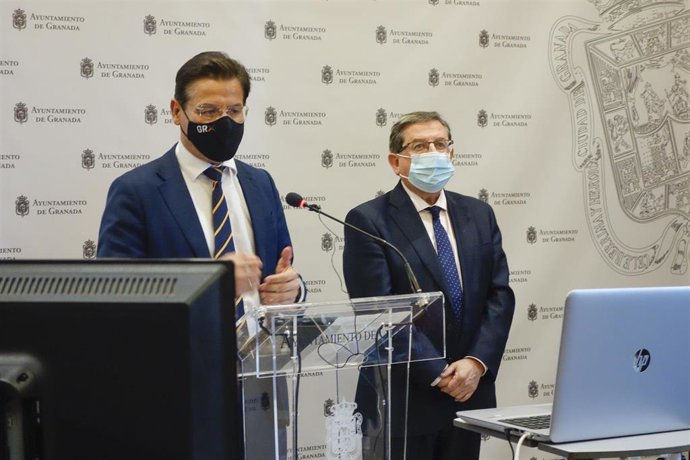 El alcalde de Granada, Luis Salvador, y el primer teniente de alcalde, Luis González