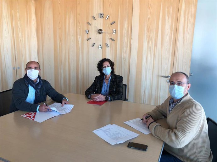 De izda a dcha: Martínez, Gómez y Santafé