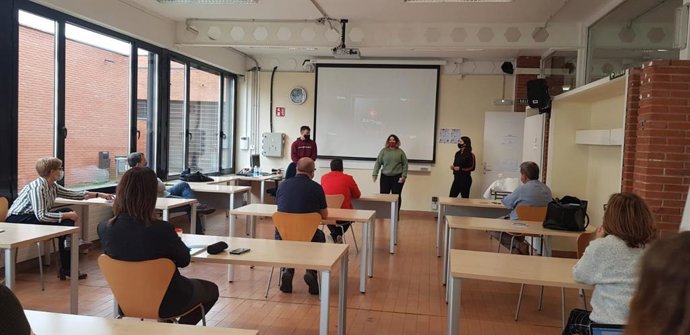 Imagen de la sesión presencial del programa formativo para jóvenes.