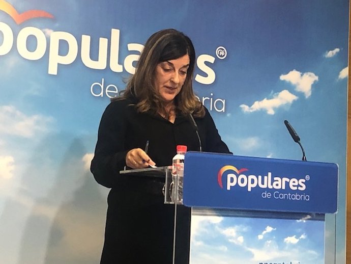 La presidenta del PP de Cantabria, María José Sáenz de Buruaga