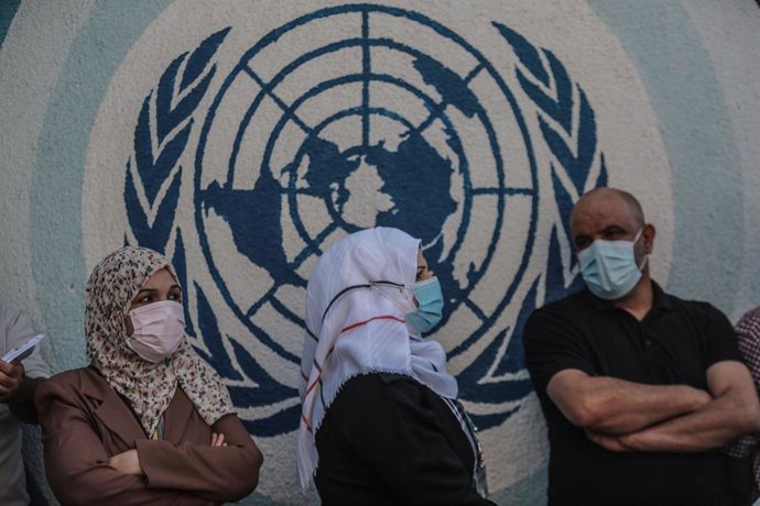 Protesta contra la Agencia de Naciones Unidas para los Refugiados de Palestina en Oriente Próximo (UNRWA) por el recorte de las raciones de alimentos en la Franja de Gaza