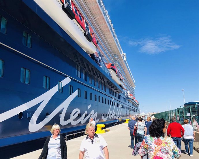 Fwd: [Grupoeconomia] Np Primera Escala En Valencia Del Crucero Mein Schiff 2