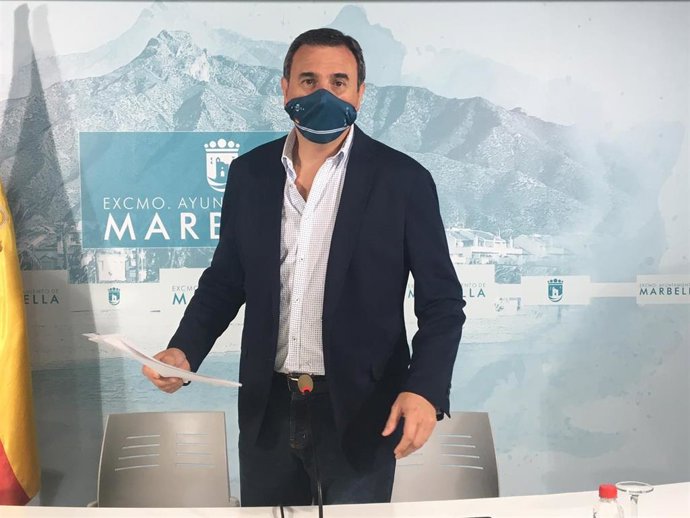 El portavoz municipal de Marbella (Málaga), Félix Romero, en rueda de prensa