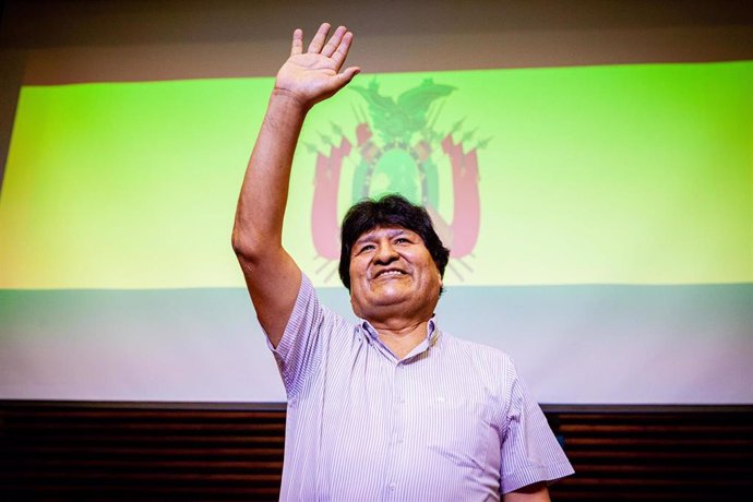 Evo Morales se despide de Argentina