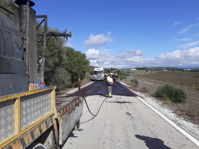 Obras en la carretera A-2228 en Benalup
