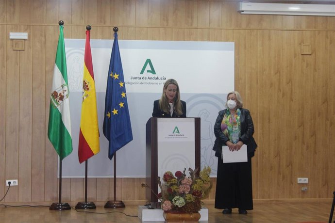 Nota Y Foto Junta (Presentación Nuevo Centro Salud Gibraleón)