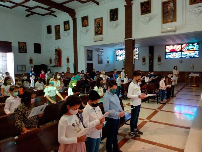 Niños asistentes a una actividad en una parroquia de la Diócesis de Córdoba.
