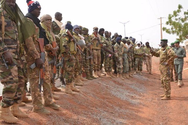 Soldados del Ejército de Malí