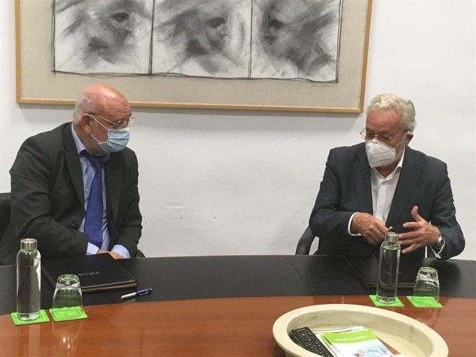 El Defensor del Pueblo y el CAA aúnan esfuerzos en la protección del menor ante los riesgos del nuevo entorno digital