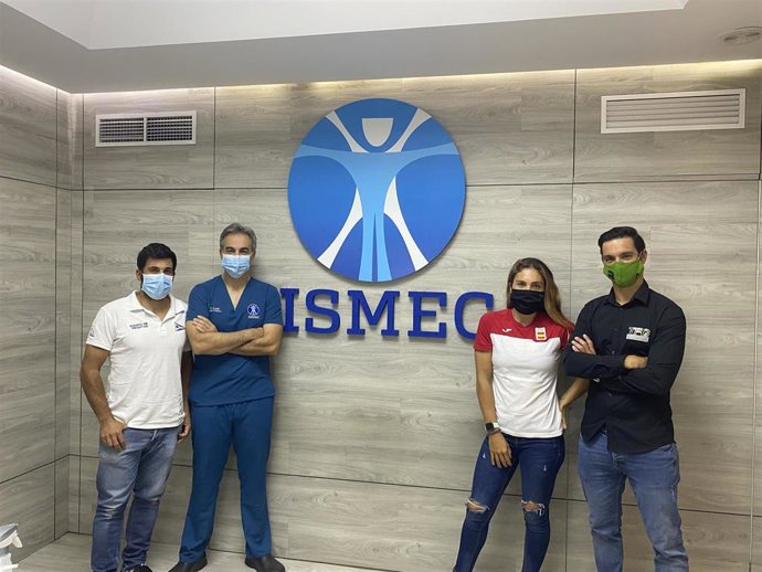 Visita de los hermanos Manchón a la clínica Ismec