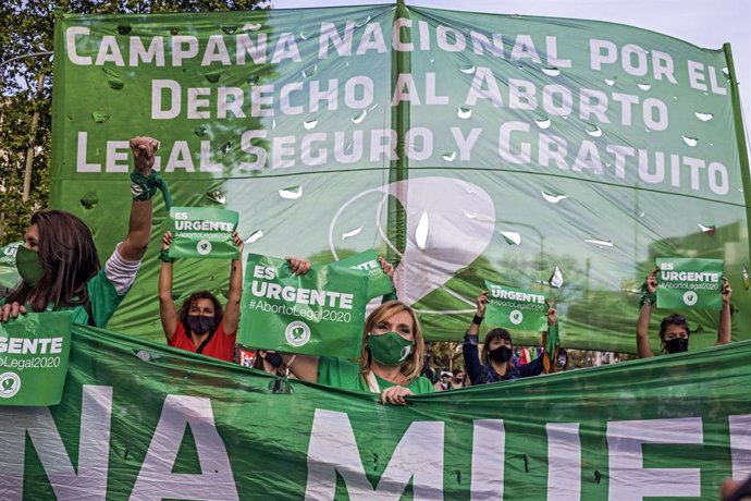 Movilización a favor de la legalización del aborto en noviembre de 2020 en Buenos Aires.