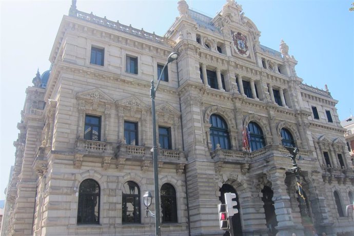              Edificio De La Diputación De Bizkaia                  