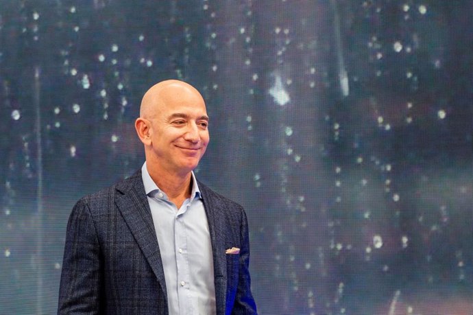 FILED - 25 September 2019, US, Los Angeles: Jeff Bezos, head of Amazon, ca be seen on the fringes of the company's novelties event. Washington Post owner Jeff Bezos tells Jamal Khashoggi's fiancee Hatice Cengiz: "You llauri not alone." Photo: Andrej Sok