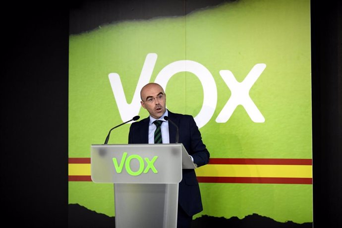 El eurodiputado de Vox Jorge Buxadé, en una rueda de prensa 