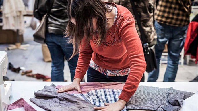 La Casa Encendida celera el 5 maratón de reciclaje textil creativo.