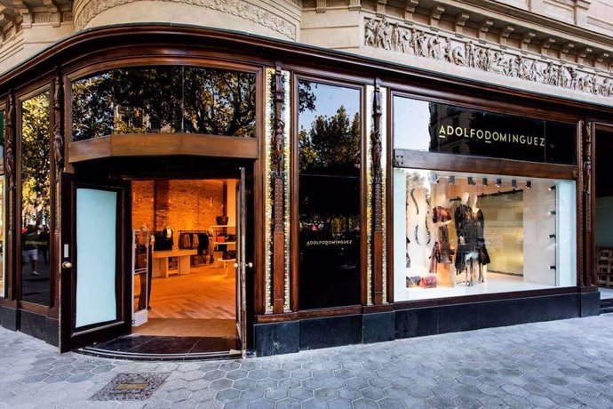 [Grupoeconomiacat] Fwd: Np: Adolfo Domínguez Reabre La Primera Flagship De Su Nuevo Modelo Comercial