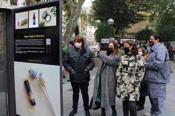 El Gobierno de Castilla-La Mancha y FARCAMA traen a la Plaza del Pilar de Ciudad Real la exposición "El Paseo de los Artesanos"