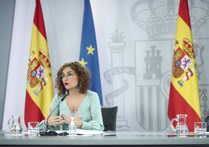 La ministra portavoz y de Hacienda, María Jesús Montero, comparece en rueda de prensa posterior al Consejo de Ministros en Moncloa, Madrid (España), a 3 de noviembre de 2020.