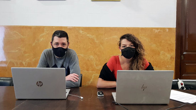 D'esquerra a dreta, el primer tinent d'alcalde, Ivan Snchez, i l'alcaldessa de Berga, Montse Venturós. Imatge del 9 de novembre del 2020. (Horitzontal)