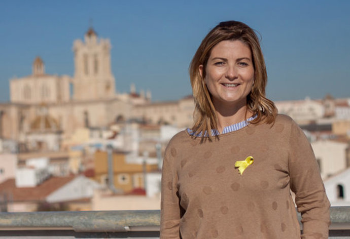 Pla mitj de la diputada d'Esquerra Raquel Sans en una imatge promocional del partit per les eleccions del 21-D del 2017. Imatge publicada el 9 de novembre del 2020. (Horitzotnal)