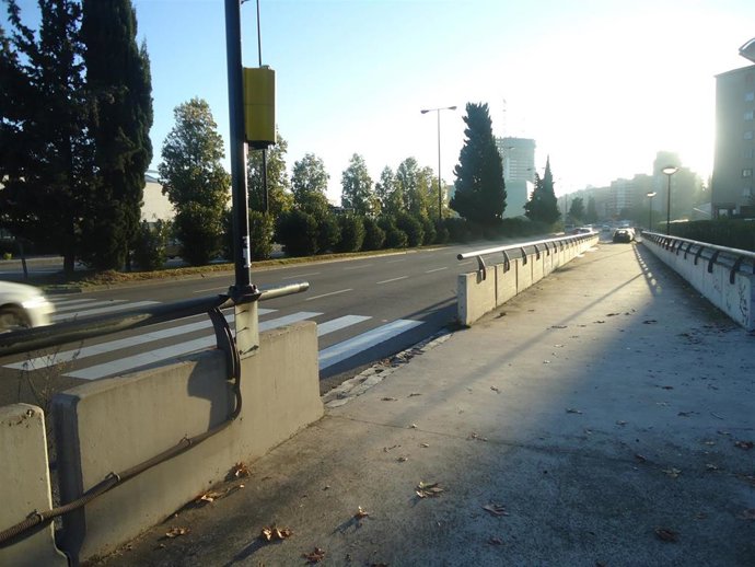 Muro de hormigón de la avenida Navarra