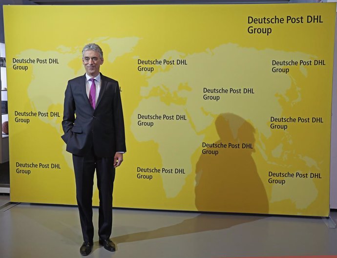 10 March 2020, North Rhine-Westphalia, Troisdorf: Frank Appel, Chairman of the Board of Management of Deutsche Post, arrives to attend the annual press conference of Deutsche Post. Photo: Oliver Berg/dpa