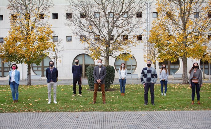 De izquierda a derecha: Gurutze Pérez Artieda, Álvaro Martínez Echeverri, Álvaro Casi Satrústegui, David Astrain Ulibarrena, Leyre Catalán Ros, Antonio Rodríguez García, Patricia Alegría Cía y Patricia Aranguren Garacochea.