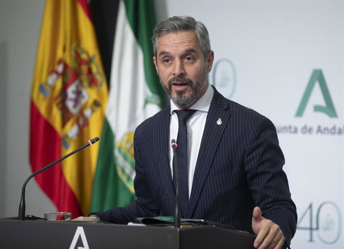 El consejero de Hacienda y Financiación Europea, Juan Bravo, durante la rueda de prensa posterior a la reunión del Consejo de Gobierno de la Junta de Andalucía del pasado 4 de noviembre
