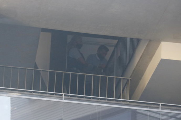 Els Mossos d'Esquadra emportant-se el detingut per haver mort la dona a Lloret de Mar, aquest 9 de novembre del 2020 (Horitzontal)