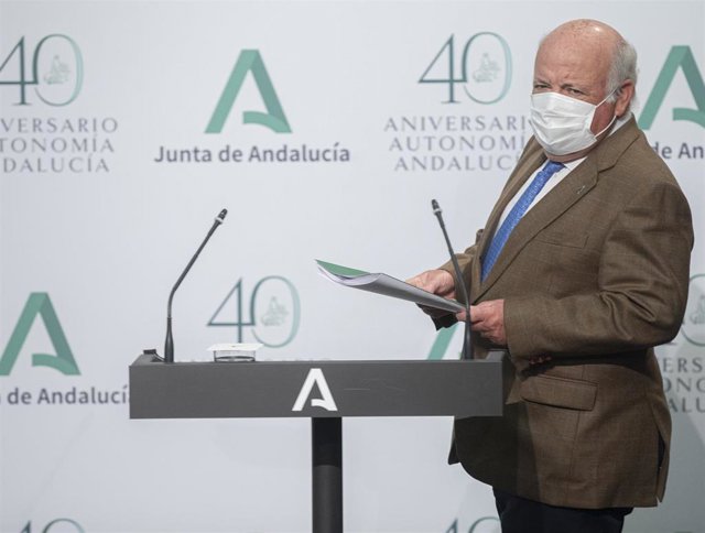 El consejero de Salud y Familias, Jesús Aguirre, durante su comparecencia en la rueda de prensa posterior a la reunión del Consejo de Gobierno de la Junta de Andalucía. En Sevilla (Andalucía, España), a 10 de noviembre de 2020.