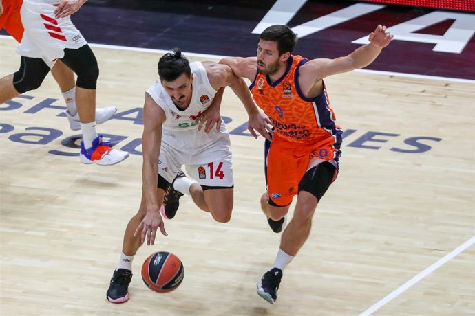 Dedovic (Bayern) y Van Rossom (Valencia Basket)