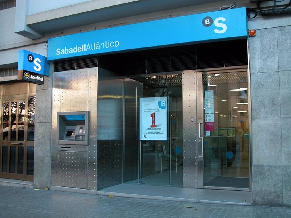 Banco Sabadell Plantea Un Máximo De 45 Salidas En Galicia