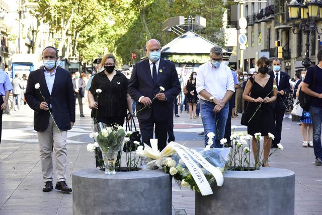 Minut de silenci en record a les 16 persones que van morir el 17 d'agost del 2017.
