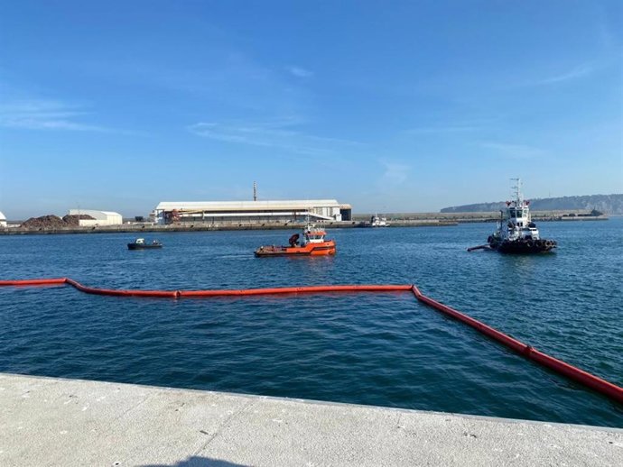 Simulacro de contaminación marina en el Puerto de Bilbao