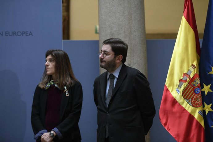 La nueva secretaria de Estado de Cooperación Internacional, Ángeles Moreno Bau; y el nuevo secretario de Estado de la España Global, Manuel Muñiz, durante la toma de posesión de los secretarios de Estado de Asuntos Exteriores, para la Unión Europea, Coo